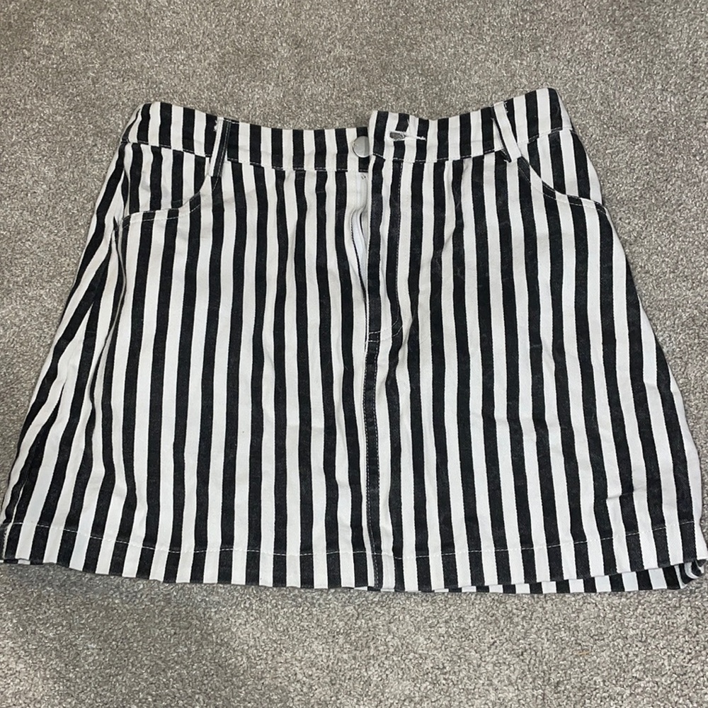 super cute striped skirt